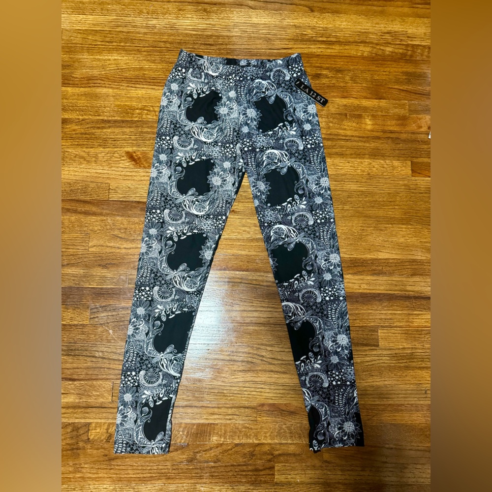 Women’s one size butter soft leggings